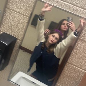 Meet your Posher, Kayla